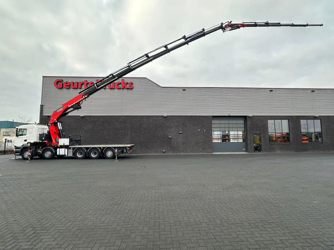 Scania R520 V8 10X4 TRIDEM + F1650RA.2.28 + JIB L816 KR - Kraanwagen: afbeelding 1 Scania R520 V8 10X4 TRIDEM + F1650RA.2.28 + JIB L816 KR - Kraanwagen: afbeelding 1