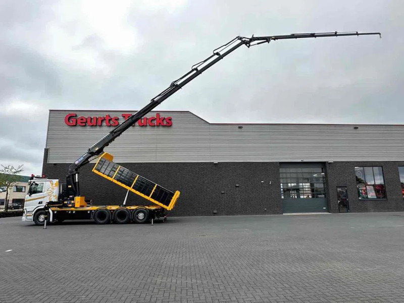 Scania R530 V8 NGS 8X4 TRIDEM MET HYVA 2Z KIPPER + HMF 5020-K6 + JIB FJ1000-K5 KRAAN/KRAN/CRANE/GRUA - Kipper vrachtwagen, Kraanwagen: afbeelding 1 Scania R530 V8 NGS 8X4 TRIDEM MET HYVA 2Z KIPPER + HMF 5020-K6 + JIB FJ1000-K5 KRAAN/KRAN/CRANE/GRUA - Kipper vrachtwagen, Kraanwagen: afbeelding 1