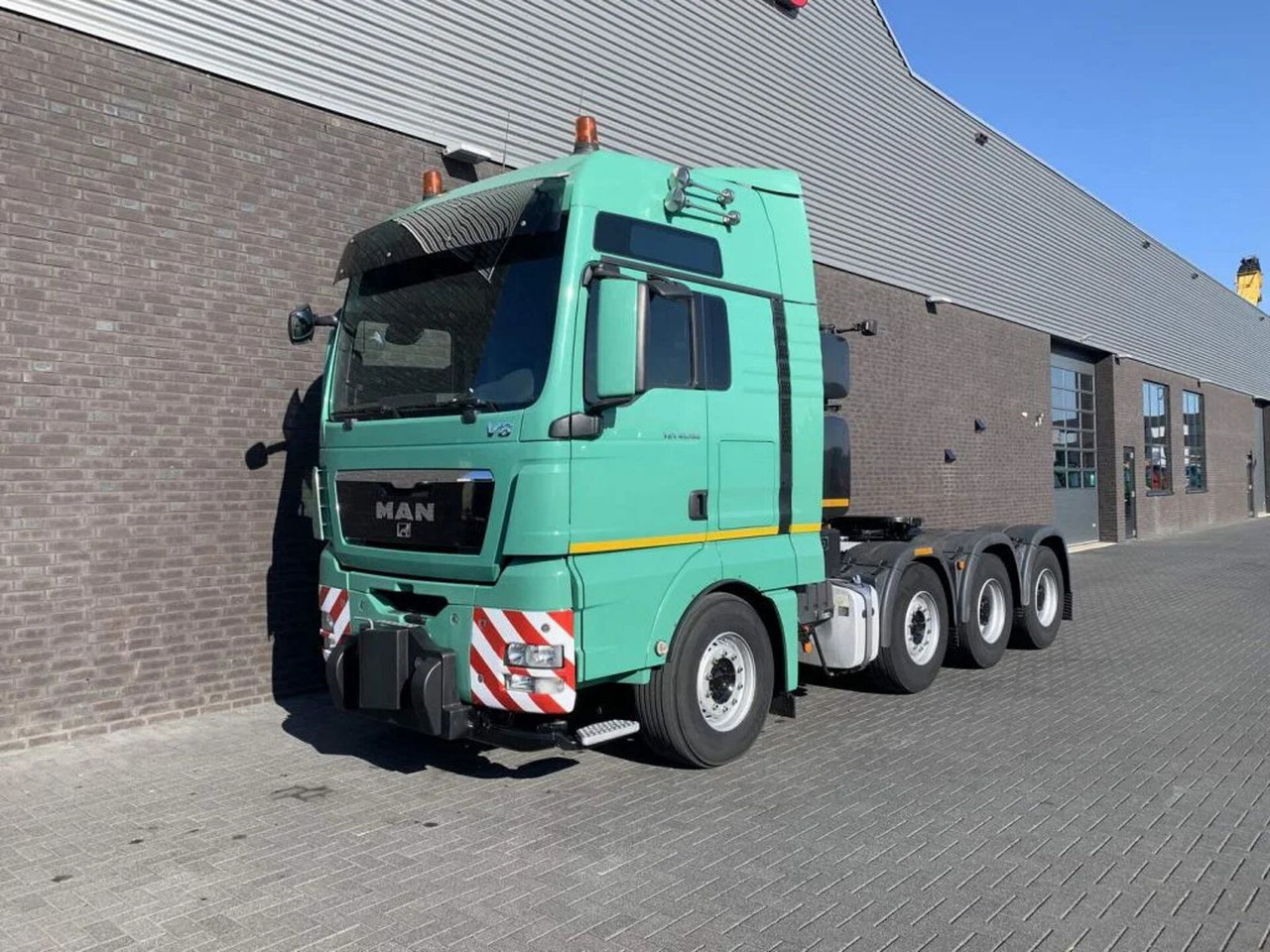 MAN TGX 41.680 V8 8X4 HEAVY DUTY TRACTOR 250 TONS - Trekker: afbeelding 2 MAN TGX 41.680 V8 8X4 HEAVY DUTY TRACTOR 250 TONS - Trekker: afbeelding 2