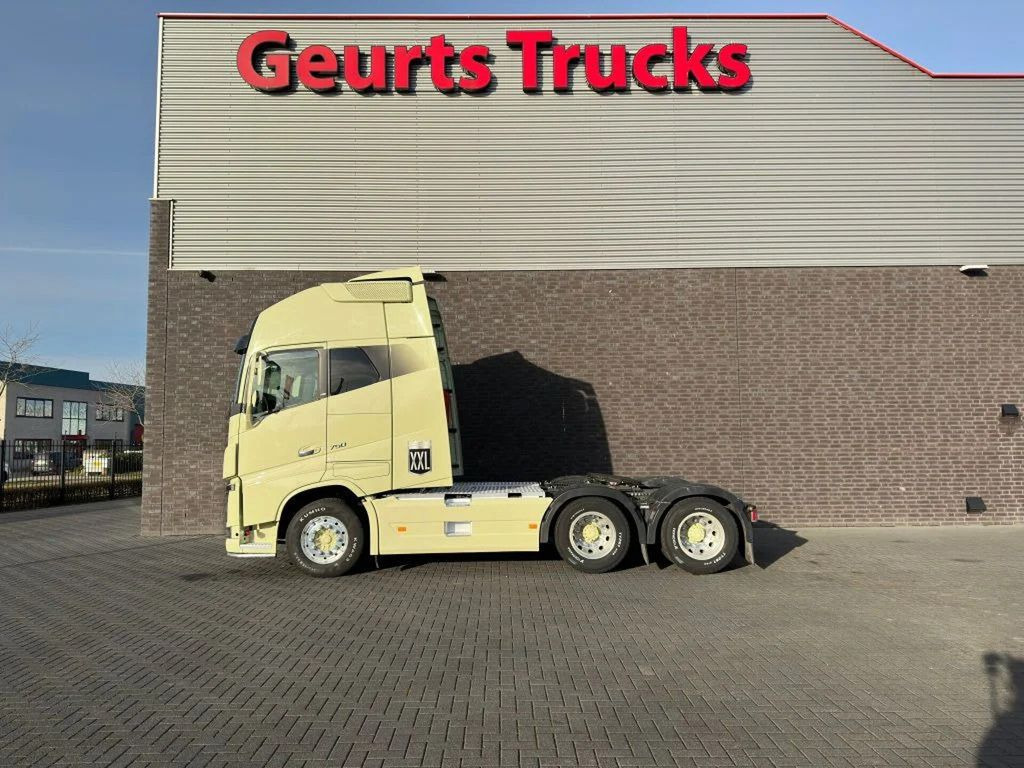 Volvo FH 16.750 6X4 XXL CABINE TREKKER/SZM/TRACTOR - Trekker: afbeelding 1 Volvo FH 16.750 6X4 XXL CABINE TREKKER/SZM/TRACTOR - Trekker: afbeelding 1