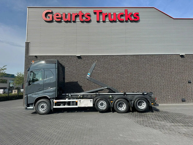 Volvo FH 540 8X2 TRIPLE VDL S30-6700 HAAKARMSYSTEEM / ABROLLKIPPER / HOOKLIFT - Haakarmsysteem vrachtwagen: afbeelding 1 Volvo FH 540 8X2 TRIPLE VDL S30-6700 HAAKARMSYSTEEM / ABROLLKIPPER / HOOKLIFT - Haakarmsysteem vrachtwagen: afbeelding 1