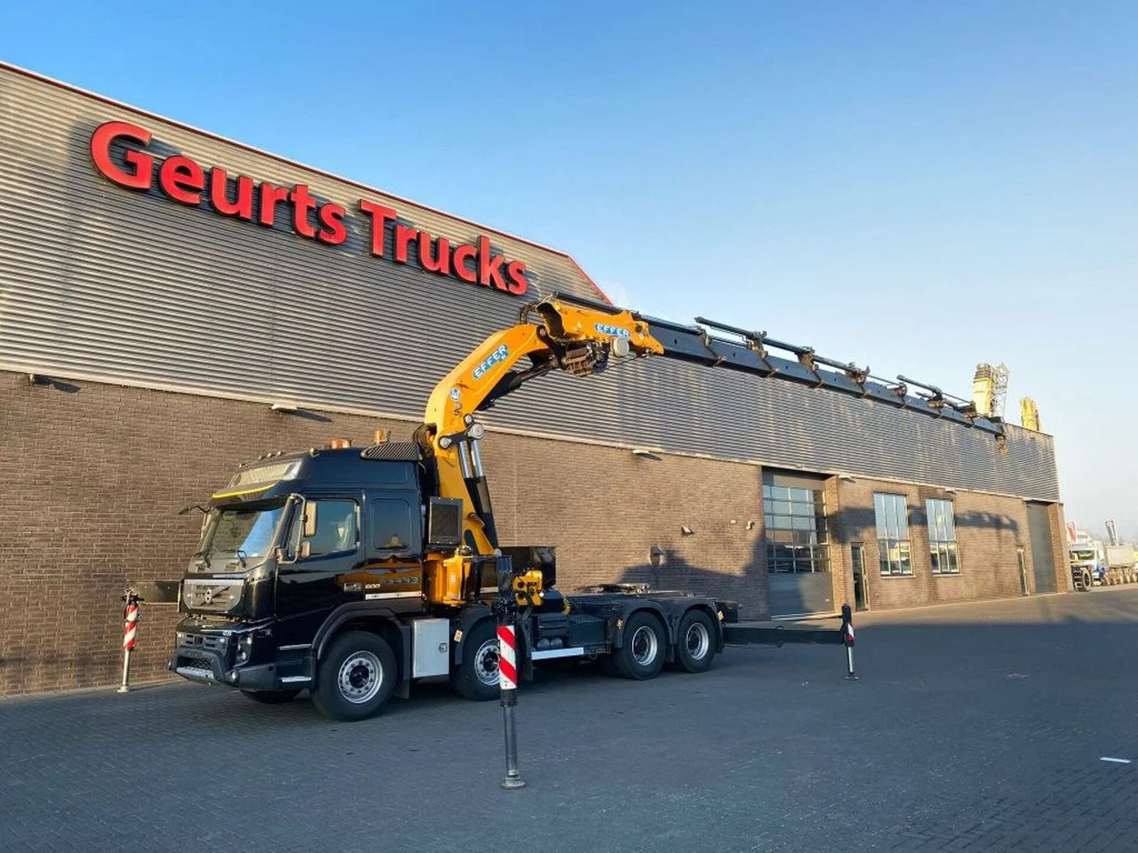 Volvo FMX 500 8X4 TREKKER-BAKWAGEN COMBI + EFFER 955/8 - Kraanwagen: afbeelding 3 Volvo FMX 500 8X4 TREKKER-BAKWAGEN COMBI + EFFER 955/8 - Kraanwagen: afbeelding 3