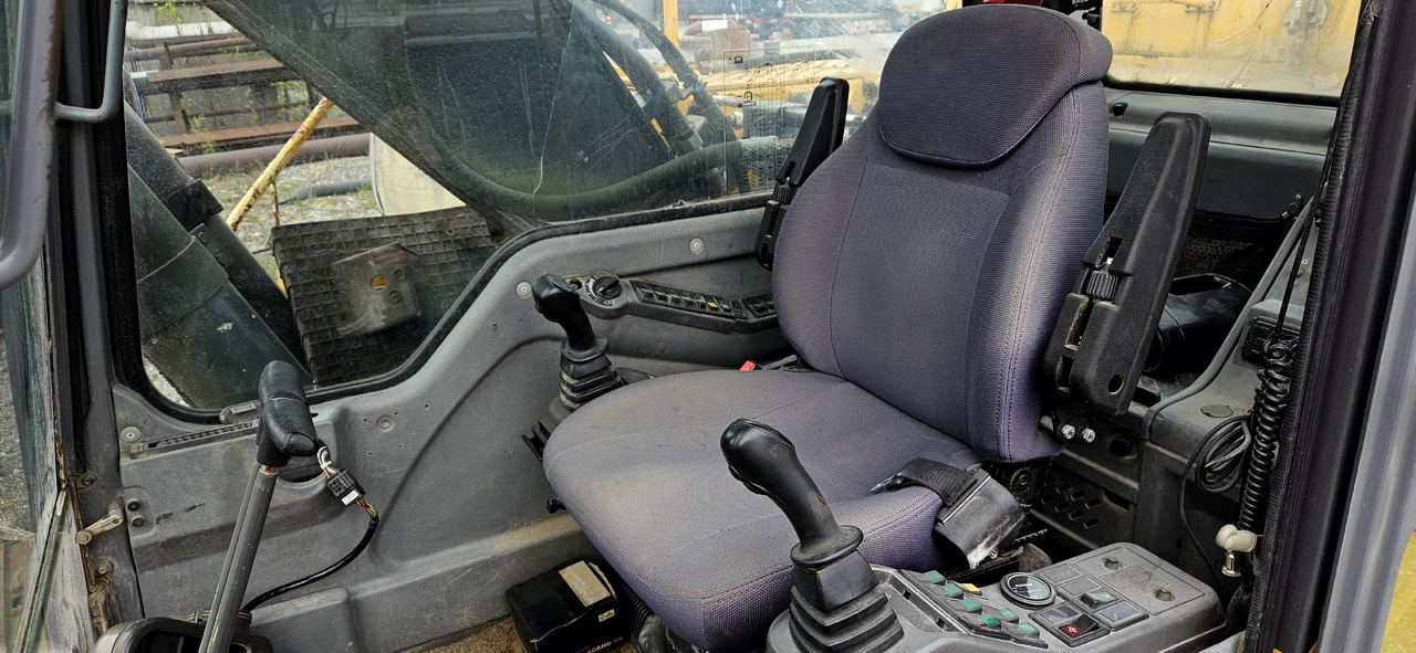 Rupsgraafmachine Volvo EC 210 BLC new engine: afbeelding 7 Rupsgraafmachine Volvo EC 210 BLC new engine: afbeelding 7