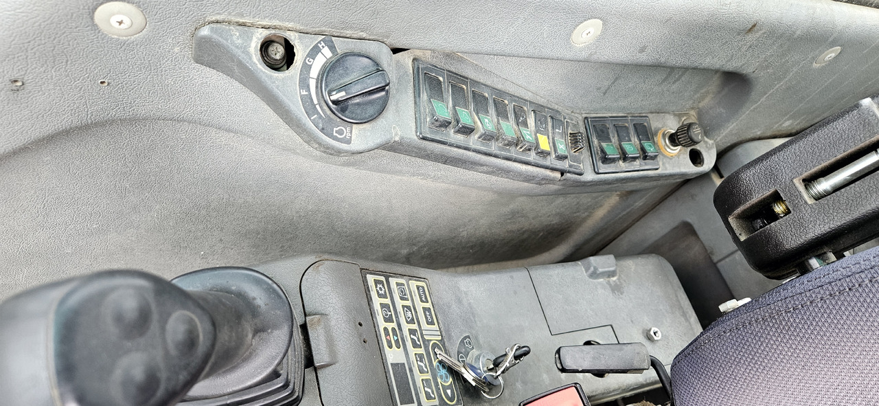 Rupsgraafmachine Volvo EC 210 BLC new engine: afbeelding 9 Rupsgraafmachine Volvo EC 210 BLC new engine: afbeelding 9