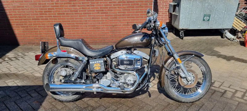 Harley-Davidson FXE SUPER GLIDE.... 1200 AMF first paint - Motorfiets: afbeelding 1 Harley-Davidson FXE SUPER GLIDE.... 1200 AMF first paint - Motorfiets: afbeelding 1