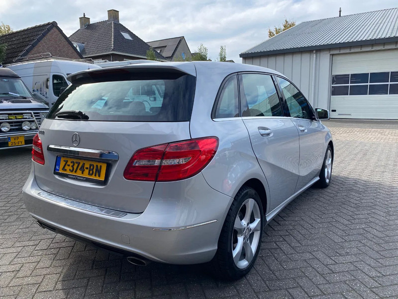 Mercedes-Benz B-Klasse 180 Ambition autom. panoramadak - SUV: afbeelding 4 Mercedes-Benz B-Klasse 180 Ambition autom. panoramadak - SUV: afbeelding 4