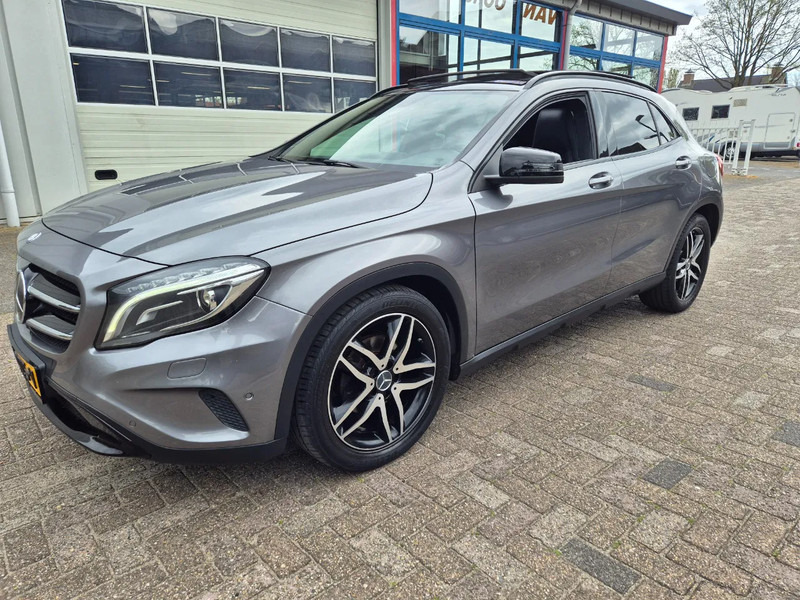Mercedes-Benz GLA 200 Automaat. AMG. Edition 1 - Sedan: afbeelding 5 Mercedes-Benz GLA 200 Automaat. AMG. Edition 1 - Sedan: afbeelding 5