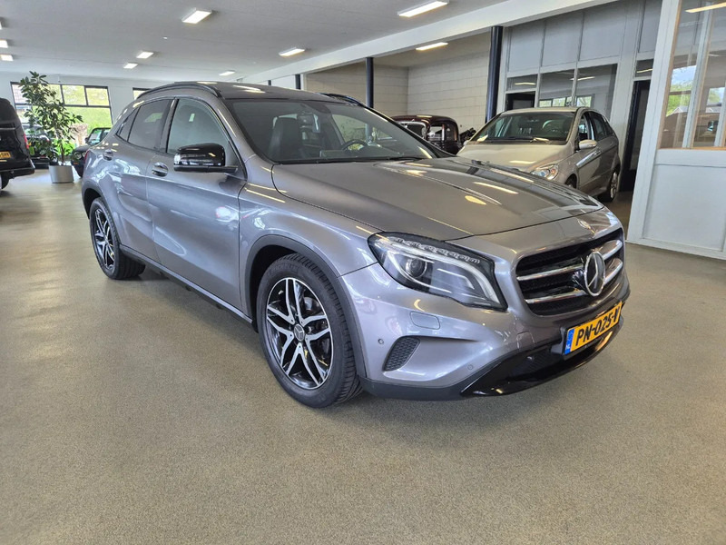 Mercedes-Benz GLA 200 Automaat. AMG. Edition 1 - Sedan: afbeelding 3 Mercedes-Benz GLA 200 Automaat. AMG. Edition 1 - Sedan: afbeelding 3