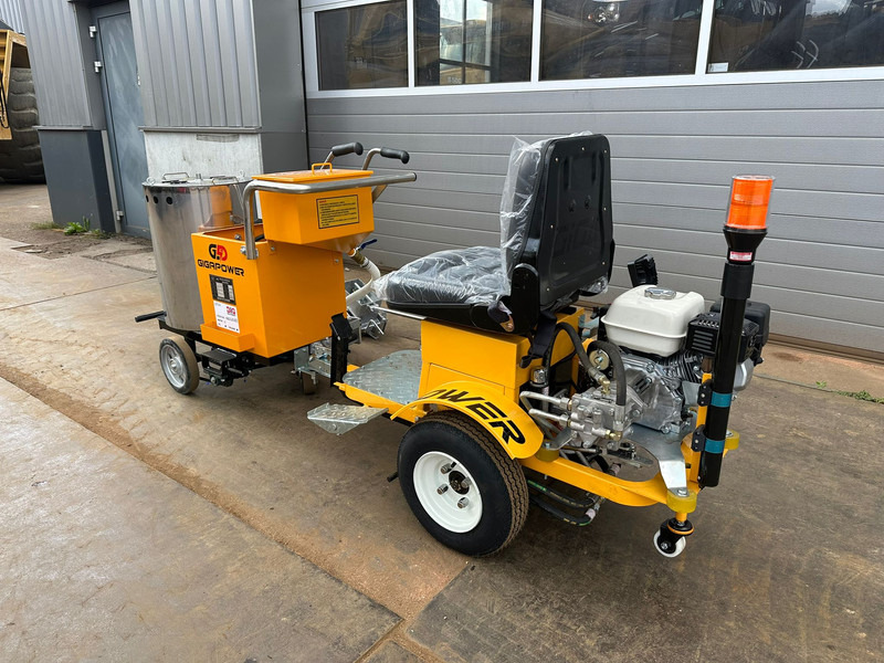 Giga power 860 Road Marking Machine - Asfaltmachine: afbeelding 2 Giga power 860 Road Marking Machine - Asfaltmachine: afbeelding 2
