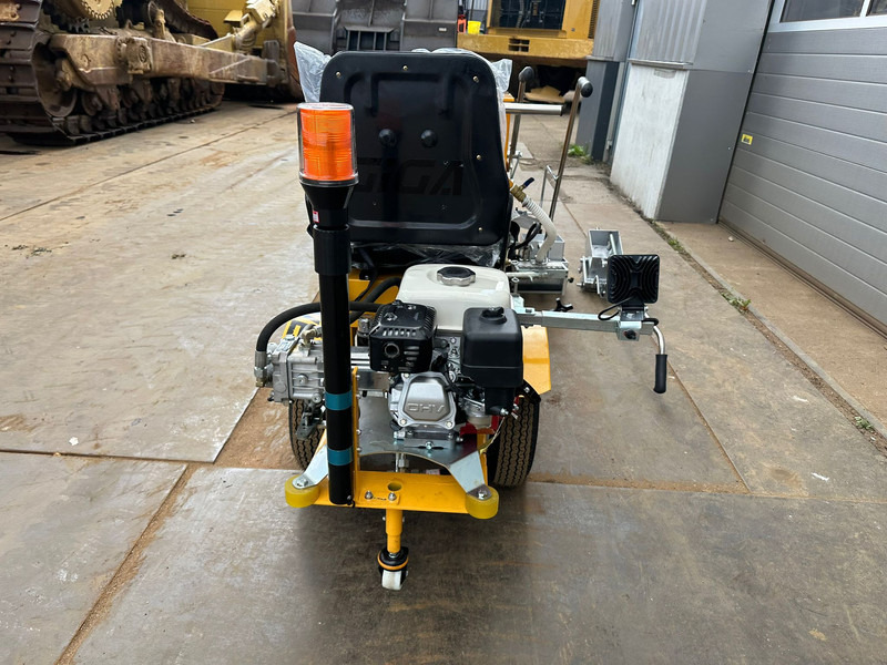 Giga power 860 Road Marking Machine - Asfaltmachine: afbeelding 3 Giga power 860 Road Marking Machine - Asfaltmachine: afbeelding 3