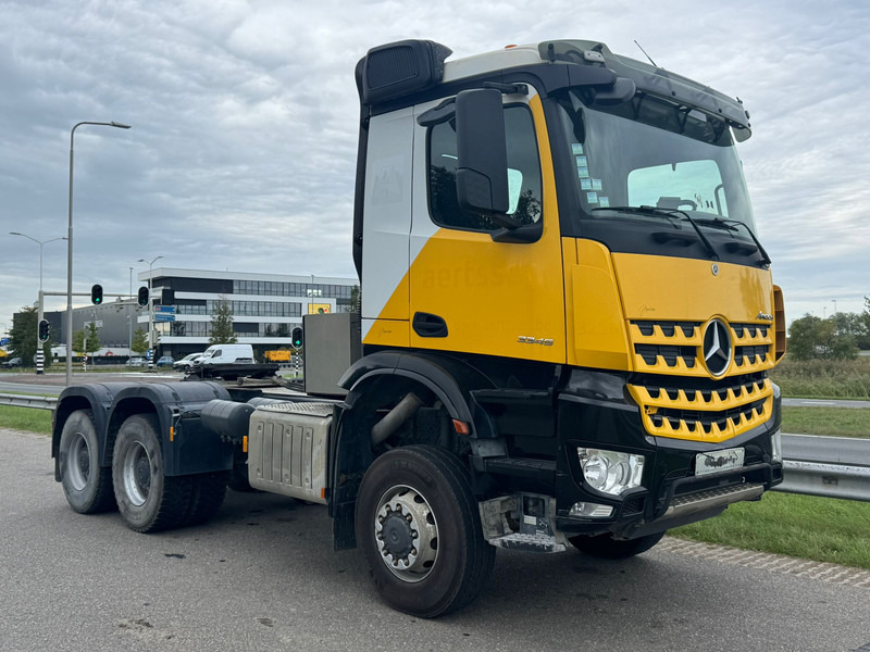 MERCEDESBENZ AROCS 3345 - Trekker: afbeelding 2 MERCEDESBENZ AROCS 3345 - Trekker: afbeelding 2