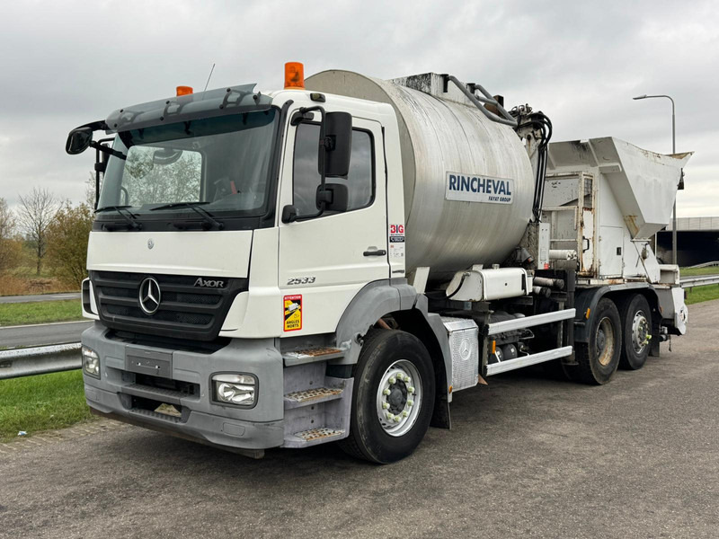 MERCEDESBENZ Axor 2533 6x2x4 Rincheval Bitumensprayer / chip spreader - Vrachtwagen: afbeelding 1 MERCEDESBENZ Axor 2533 6x2x4 Rincheval Bitumensprayer / chip spreader - Vrachtwagen: afbeelding 1