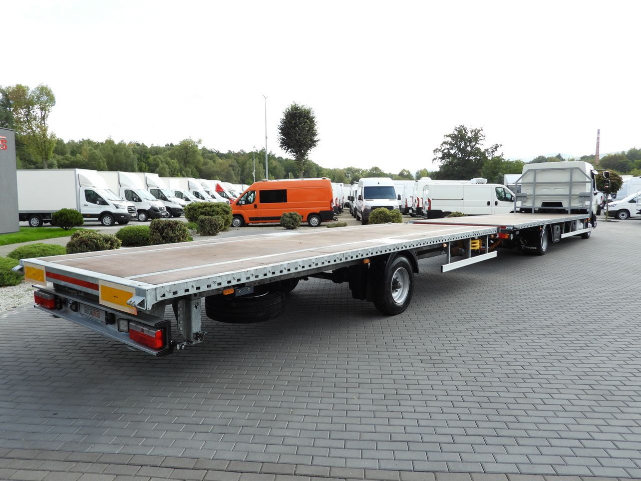 DAF LF 230 CONTAINER CARRIER PLATFORM + TRAILER WEBASTO CRUISE CONTROL LED LIGHTS PNEUMATICS AUTOMATIC TRANSMISSION TWIN WHEELS AIR CONDITIONING 230HP - Bestelwagen: afbeelding 3 DAF LF 230 CONTAINER CARRIER PLATFORM + TRAILER WEBASTO CRUISE CONTROL LED LIGHTS PNEUMATICS AUTOMATIC TRANSMISSION TWIN WHEELS AIR CONDITIONING 230HP - Bestelwagen: afbeelding 3