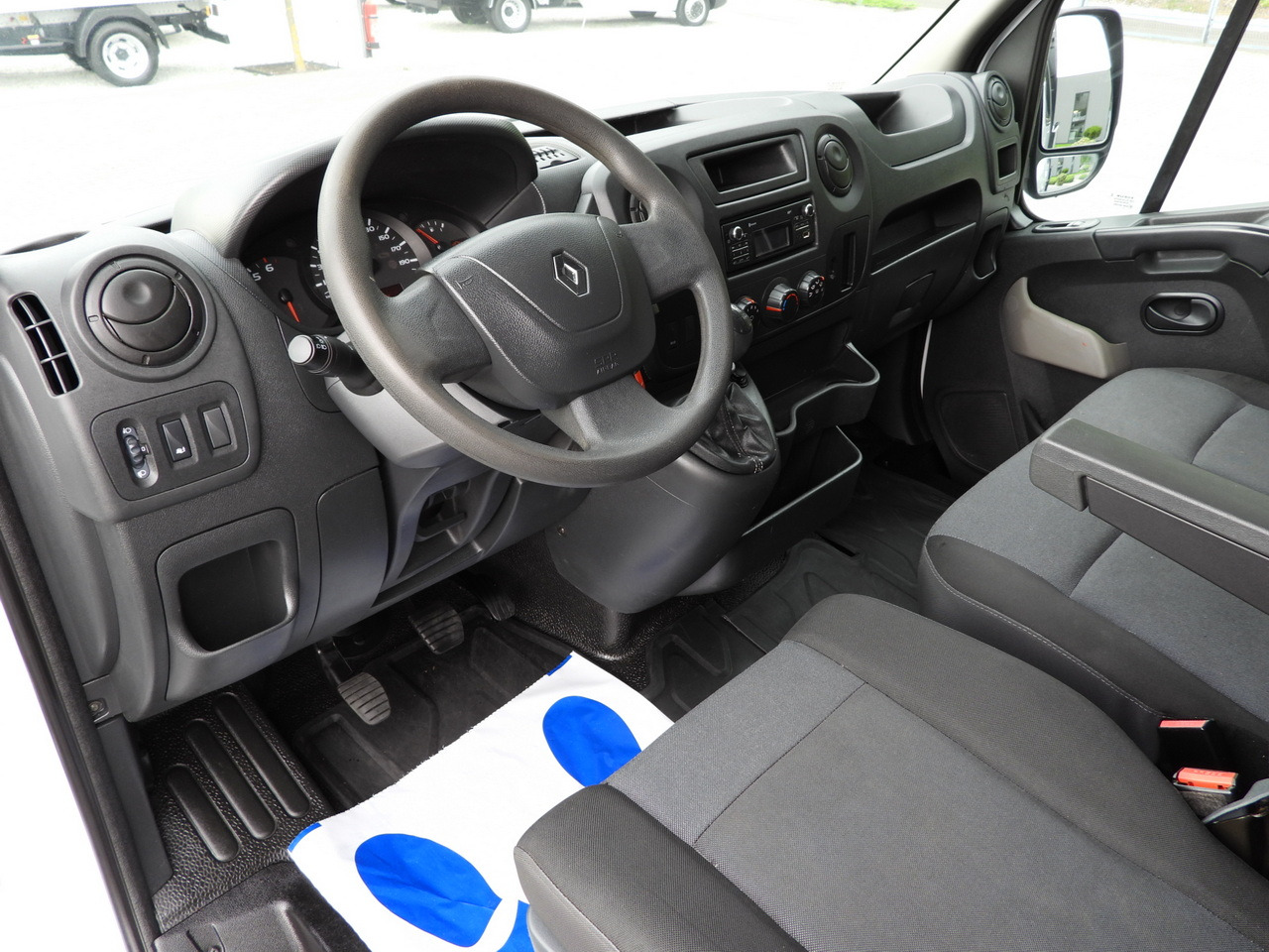 RENAULT MASTER TIPPER DOUBLE CABIN DOKA 7 SEATS 110HP - Bestelwagen: afbeelding 2 RENAULT MASTER TIPPER DOUBLE CABIN DOKA 7 SEATS 110HP - Bestelwagen: afbeelding 2