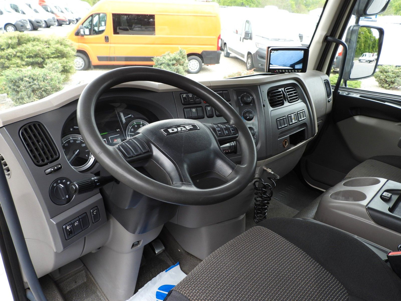 DAF LF 180 DREISEIKIPPER TEMPOMAT AUTOMATIK - Kipper vrachtwagen: afbeelding 2 DAF LF 180 DREISEIKIPPER TEMPOMAT AUTOMATIK - Kipper vrachtwagen: afbeelding 2