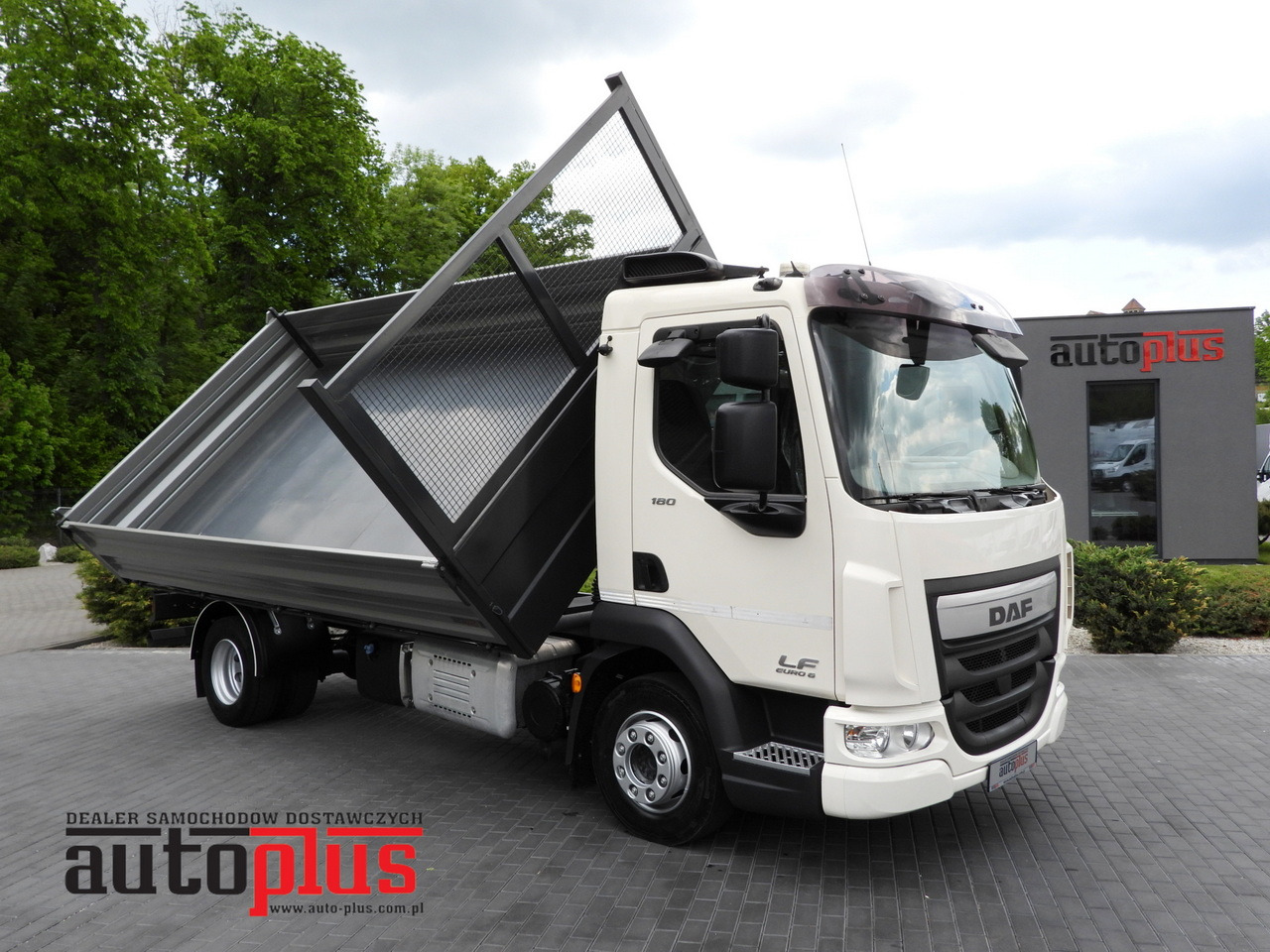 DAF LF 180 THREE-WAY TIPPER CRUISE CONTROL LED LIGHTS AUTOMATIC TRANSMISSION TWIN WHEELS AIR CONDITIONING 180HP - Kipper bestelwagen: afbeelding 1 DAF LF 180 THREE-WAY TIPPER CRUISE CONTROL LED LIGHTS AUTOMATIC TRANSMISSION TWIN WHEELS AIR CONDITIONING 180HP - Kipper bestelwagen: afbeelding 1