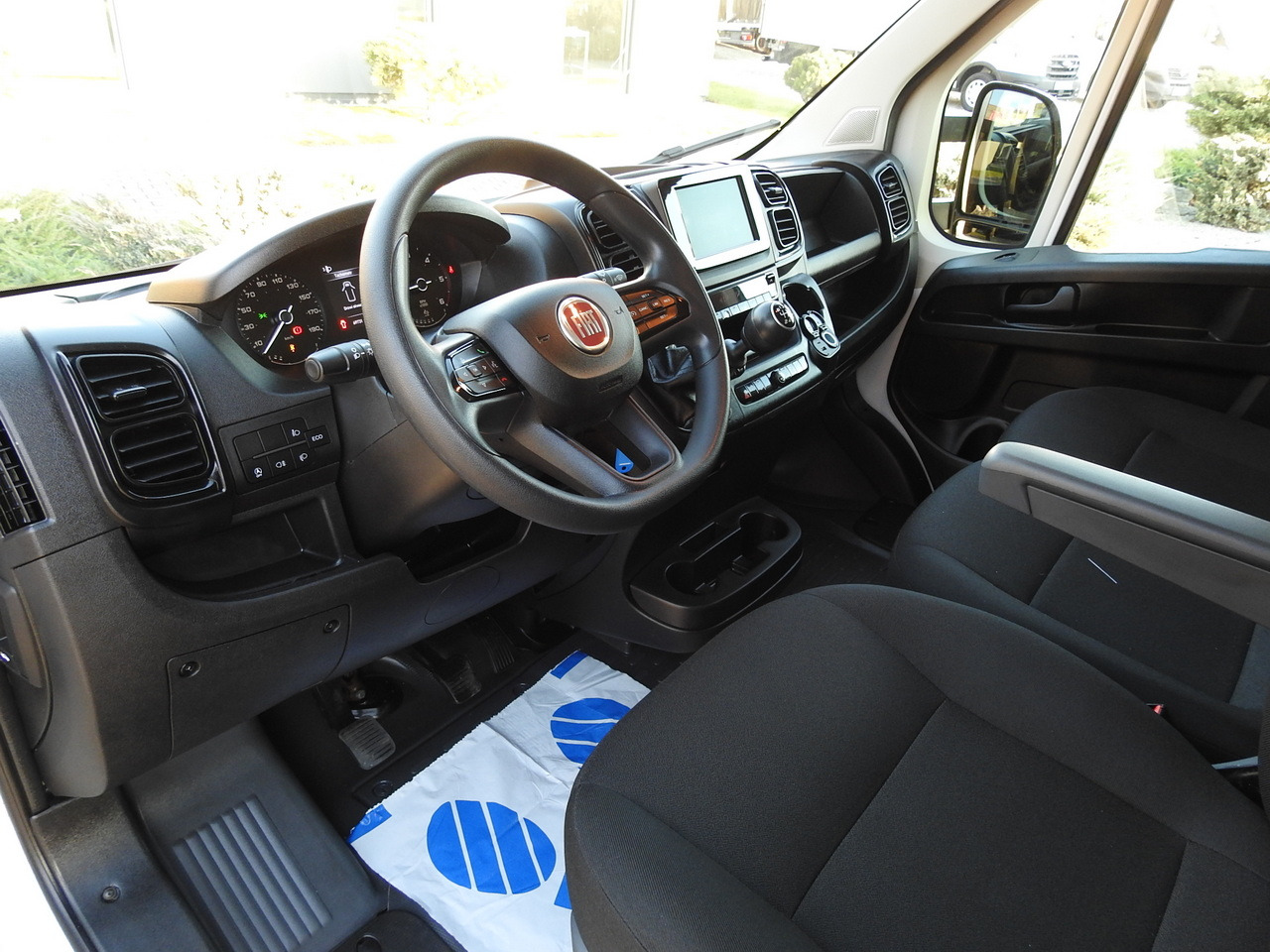 FIAT DUCATO BOX LIFT 8 PALLETS CRUISE CONTROL AIR CONDITIONING 180HP - Bestelwagen gesloten laadbak: afbeelding 2 FIAT DUCATO BOX LIFT 8 PALLETS CRUISE CONTROL AIR CONDITIONING 180HP - Bestelwagen gesloten laadbak: afbeelding 2