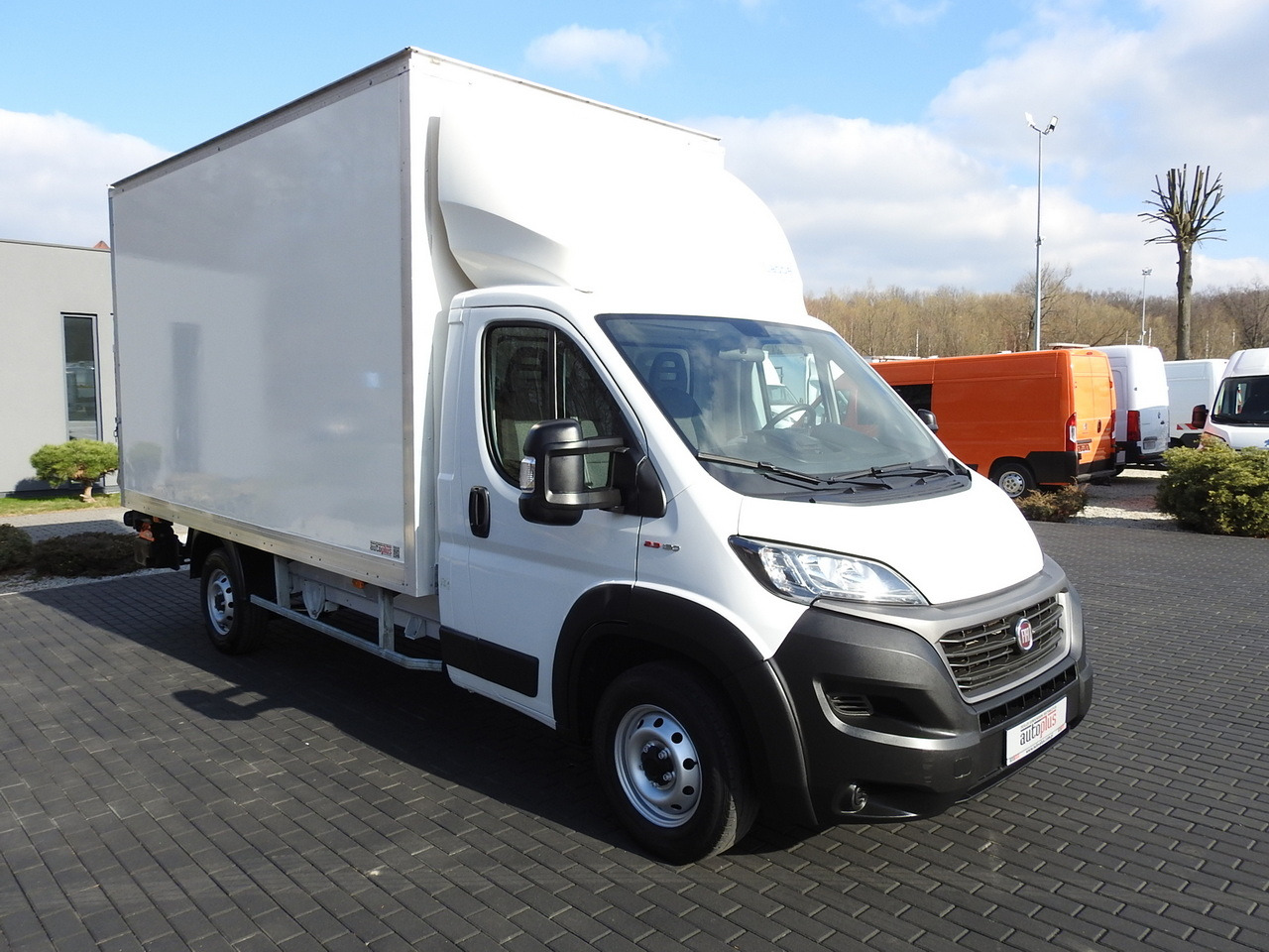 FIAT DUCATO BOX LIFT 8 PALLETS CRUISE CONTROL NAVIGATION LED LIGHTS AIR CONDITIONING 130HP - Bestelwagen gesloten laadbak: afbeelding 4 FIAT DUCATO BOX LIFT 8 PALLETS CRUISE CONTROL NAVIGATION LED LIGHTS AIR CONDITIONING 130HP - Bestelwagen gesloten laadbak: afbeelding 4