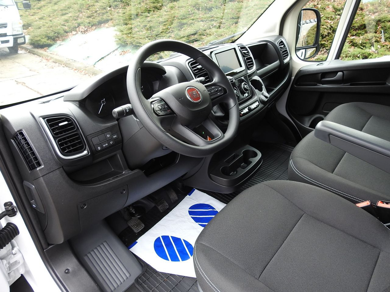 FIAT DUCATO - Schuifzeilen bestelwagen: afbeelding 2 FIAT DUCATO - Schuifzeilen bestelwagen: afbeelding 2