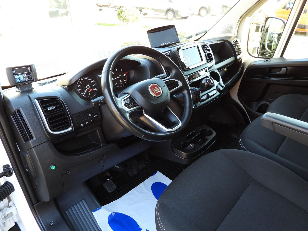 FIAT DUCATO REGRIGERATOR BOX -5*C HEATING FUNCTION AIR CONDITIONING 140HP - Koelwagen: afbeelding 2 FIAT DUCATO REGRIGERATOR BOX -5*C HEATING FUNCTION AIR CONDITIONING 140HP - Koelwagen: afbeelding 2