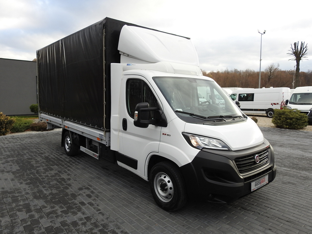 FIAT DUCATO TARPAULIN 10 PALLETS AIR CONDITIONING PNEUMATICS 160HP - Schuifzeilen bestelwagen: afbeelding 4 FIAT DUCATO TARPAULIN 10 PALLETS AIR CONDITIONING PNEUMATICS 160HP - Schuifzeilen bestelwagen: afbeelding 4