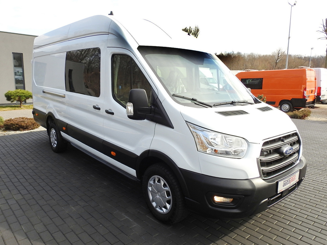 FORD TRANSIT BOX DELIVERY VAN 6 SEATS CRUISE CONTROL LED LIGHTS AIR CONDITIONING 180HP - Gesloten bestelwagen: afbeelding 4 FORD TRANSIT BOX DELIVERY VAN 6 SEATS CRUISE CONTROL LED LIGHTS AIR CONDITIONING 180HP - Gesloten bestelwagen: afbeelding 4