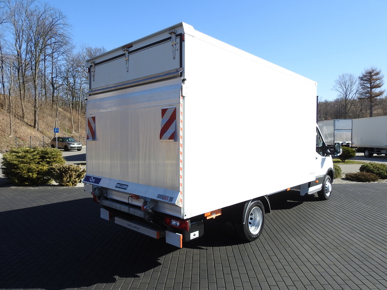 FORD TRANSIT BOX LIFT 8 PALLETS TWIN WHEELS AIR CONDITIONING 130HP - Bestelwagen gesloten laadbak: afbeelding 3 FORD TRANSIT BOX LIFT 8 PALLETS TWIN WHEELS AIR CONDITIONING 130HP - Bestelwagen gesloten laadbak: afbeelding 3