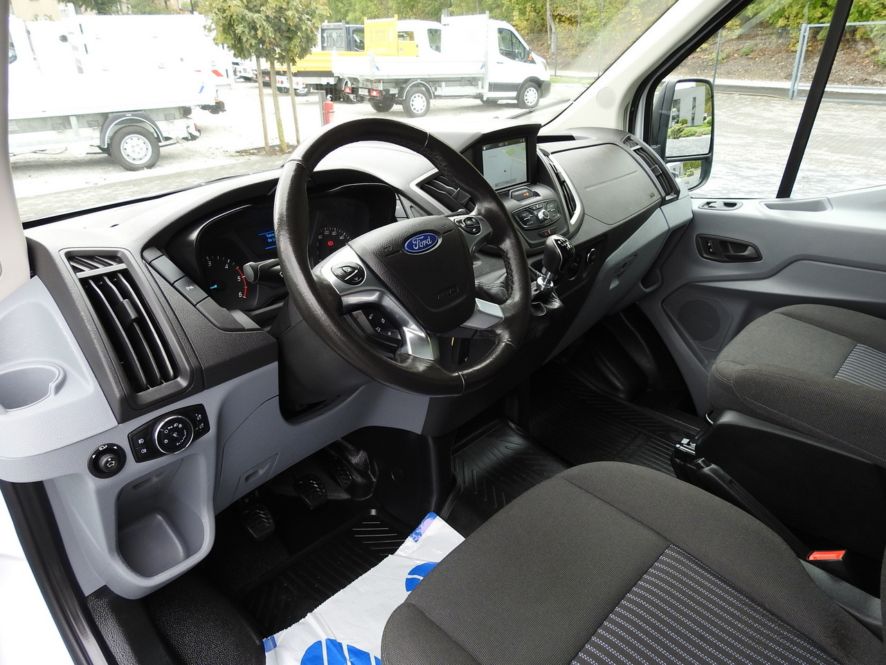 FORD TRANSIT REFRIGERATOR VAN 0*C HEATING FUNCTION POWER SUPPLY 230V CRUISE CONTROL NAVIGATION AIR CONDITIONING LED LIGHTS 130HP - Koelwagen: afbeelding 2 FORD TRANSIT REFRIGERATOR VAN 0*C HEATING FUNCTION POWER SUPPLY 230V CRUISE CONTROL NAVIGATION AIR CONDITIONING LED LIGHTS 130HP - Koelwagen: afbeelding 2