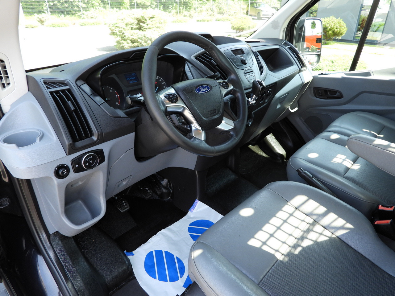 FORD TRANSIT STAKE BODY 8 PALLETS CRUISE CONTROL TWIN WHEELS AIR CONDITIONING 125HP - Bestelwagen open laadbak: afbeelding 2 FORD TRANSIT STAKE BODY 8 PALLETS CRUISE CONTROL TWIN WHEELS AIR CONDITIONING 125HP - Bestelwagen open laadbak: afbeelding 2