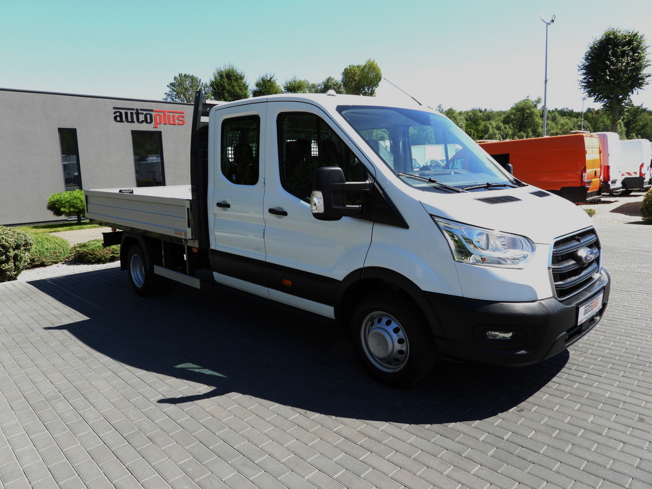 FORD TRANSIT STAKE BODY DOUBLE CABIN DOKA 7 SEATS TWIN WHEELS AIR CONDITIONING 130HP - Bestelwagen met dubbele cabine: afbeelding 4 FORD TRANSIT STAKE BODY DOUBLE CABIN DOKA 7 SEATS TWIN WHEELS AIR CONDITIONING 130HP - Bestelwagen met dubbele cabine: afbeelding 4