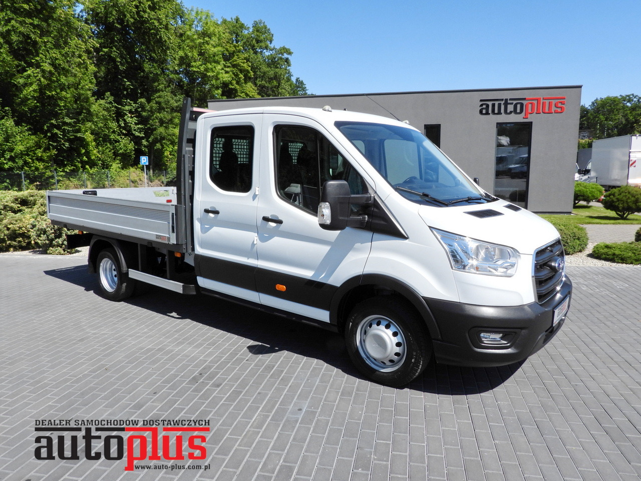 FORD TRANSIT STAKE BODY DOUBLE CABIN DOKA 7 SEATS TWIN WHEELS AIR CONDITIONING 130HP - Bestelwagen open laadbak: afbeelding 1 FORD TRANSIT STAKE BODY DOUBLE CABIN DOKA 7 SEATS TWIN WHEELS AIR CONDITIONING 130HP - Bestelwagen open laadbak: afbeelding 1
