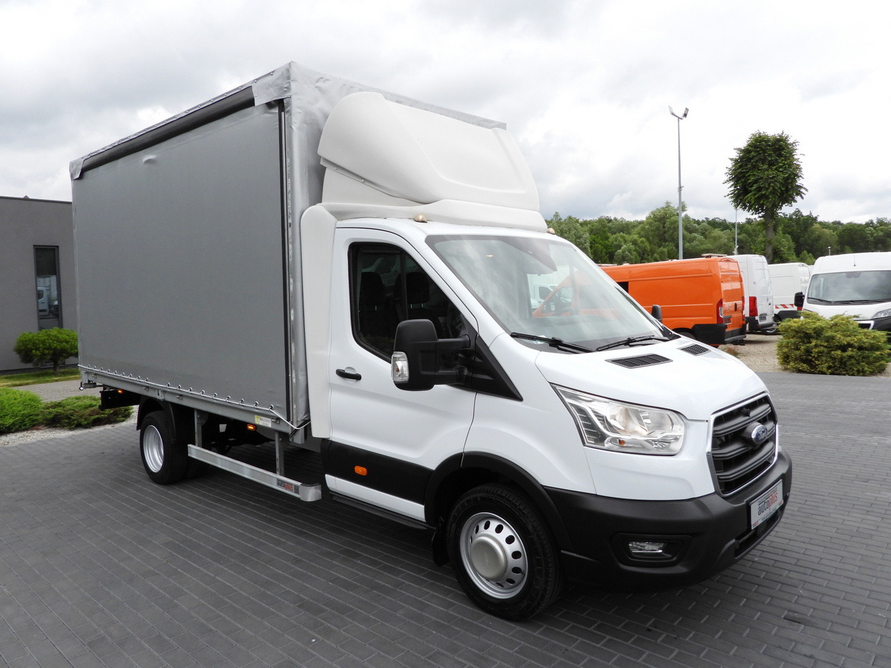 FORD TRANSIT  TARPAULIN 8 PALLETS CRUISE CONTROL LED LIGHTS TWIN WHEELS AIR CONDITIONING  130HP - Schuifzeilen bestelwagen: afbeelding 4 FORD TRANSIT  TARPAULIN 8 PALLETS CRUISE CONTROL LED LIGHTS TWIN WHEELS AIR CONDITIONING  130HP - Schuifzeilen bestelwagen: afbeelding 4