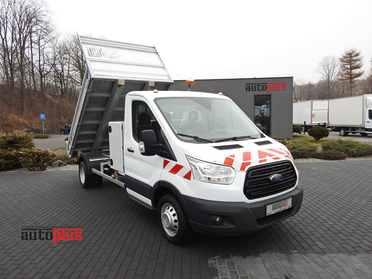 FORD TRANSIT TIPPER CRUISE CONTROL AIR CONDITIONING TWIN WHEELS 170HP - Kipper bestelwagen: afbeelding 1 FORD TRANSIT TIPPER CRUISE CONTROL AIR CONDITIONING TWIN WHEELS 170HP - Kipper bestelwagen: afbeelding 1