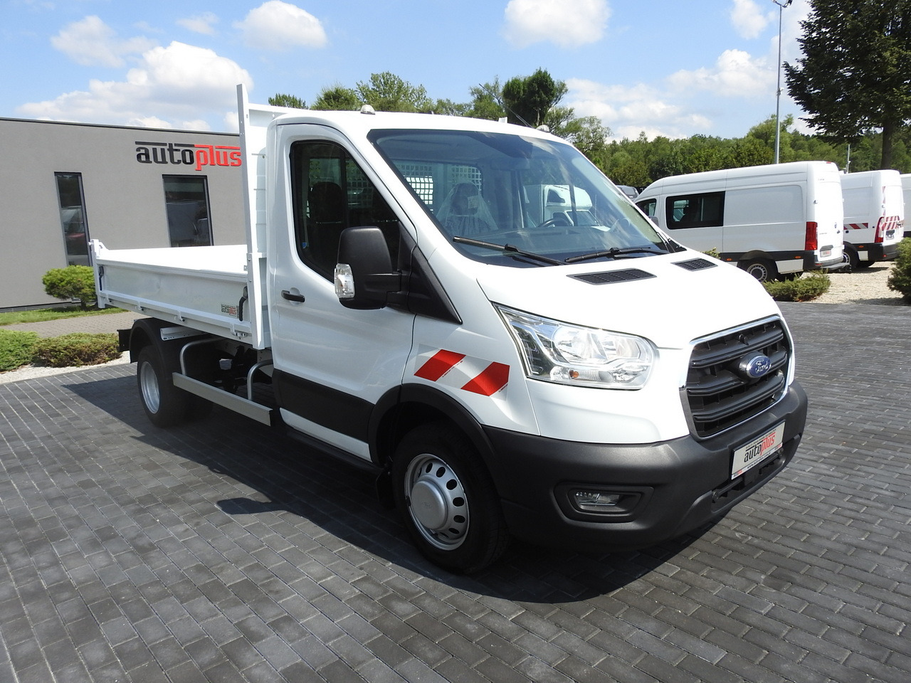 FORD TRANSIT TIPPER CRUISE CONTROL AIR CONDITIONING TWIN WHEELS 170HP - Kipper bestelwagen: afbeelding 4 FORD TRANSIT TIPPER CRUISE CONTROL AIR CONDITIONING TWIN WHEELS 170HP - Kipper bestelwagen: afbeelding 4