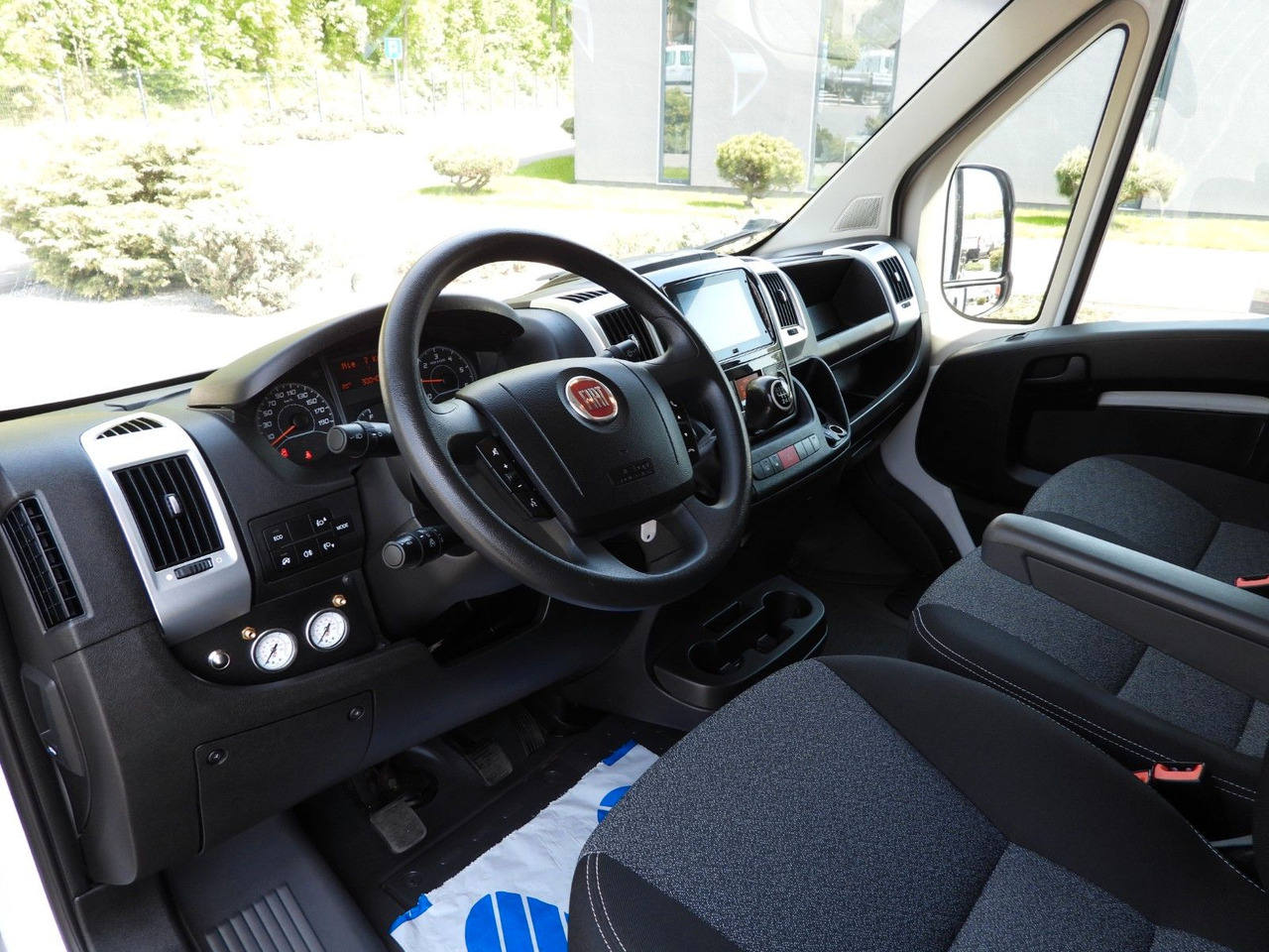 Fiat DUCATO PRITSCHE PLANE 10 PALETTEN WEBASTO A/C Fiat DUCATO PRITSCHE PLANE 10 PALETTEN WEBASTO A/C - Schuifzeilen bestelwagen: afbeelding 2 Fiat DUCATO PRITSCHE PLANE 10 PALETTEN WEBASTO A/C Fiat DUCATO PRITSCHE PLANE 10 PALETTEN WEBASTO A/C - Schuifzeilen bestelwagen: afbeelding 2