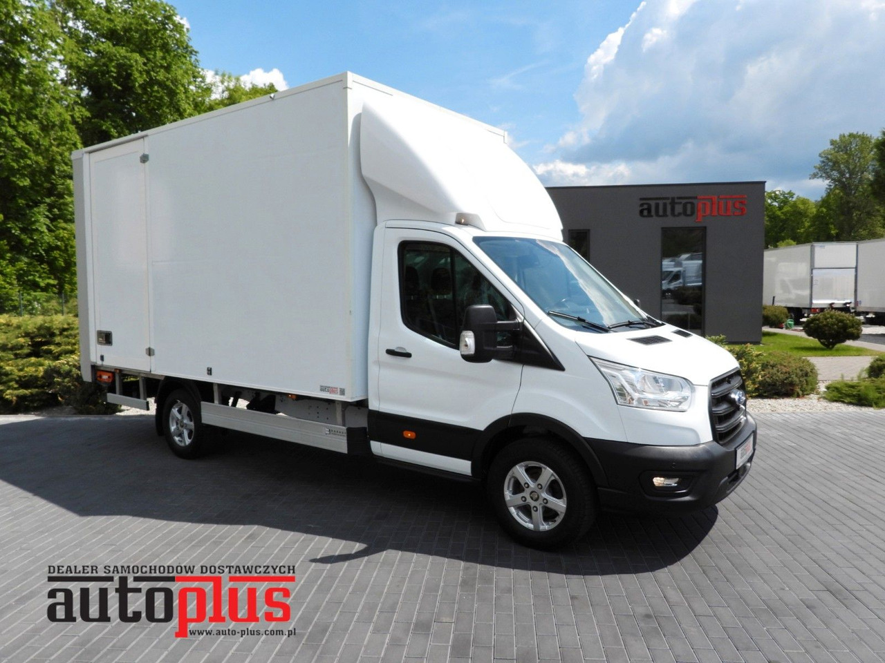 Ford TRANSIT KOFFER AUFZUG 8 PALETTEN TEMPOMAT - Bestelwagen gesloten laadbak: afbeelding 1 Ford TRANSIT KOFFER AUFZUG 8 PALETTEN TEMPOMAT - Bestelwagen gesloten laadbak: afbeelding 1