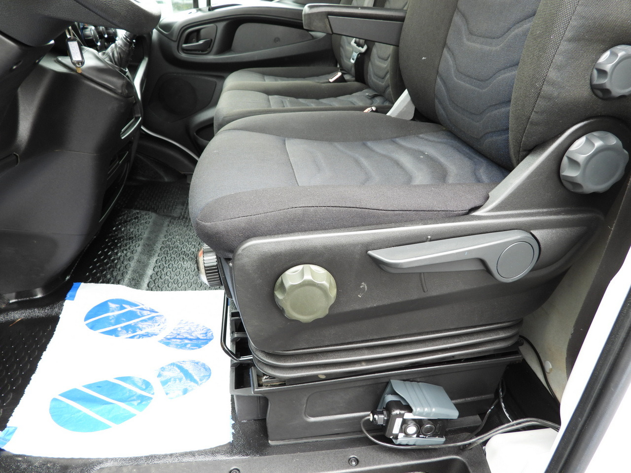 Kipper bestelwagen IVECO DAILY 35C14 TIPPER CRUISE CONTROL TWIN WHEELS 140HP: afbeelding 30 Kipper bestelwagen IVECO DAILY 35C14 TIPPER CRUISE CONTROL TWIN WHEELS 140HP: afbeelding 30