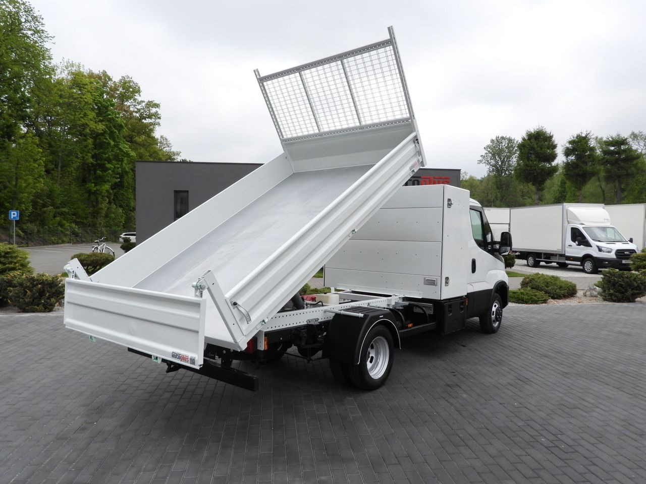 IVECO DAILY 35C14 TIPPER CRUISE CONTROL TWIN WHEELS 140HP - Kipper bestelwagen: afbeelding 3 IVECO DAILY 35C14 TIPPER CRUISE CONTROL TWIN WHEELS 140HP - Kipper bestelwagen: afbeelding 3