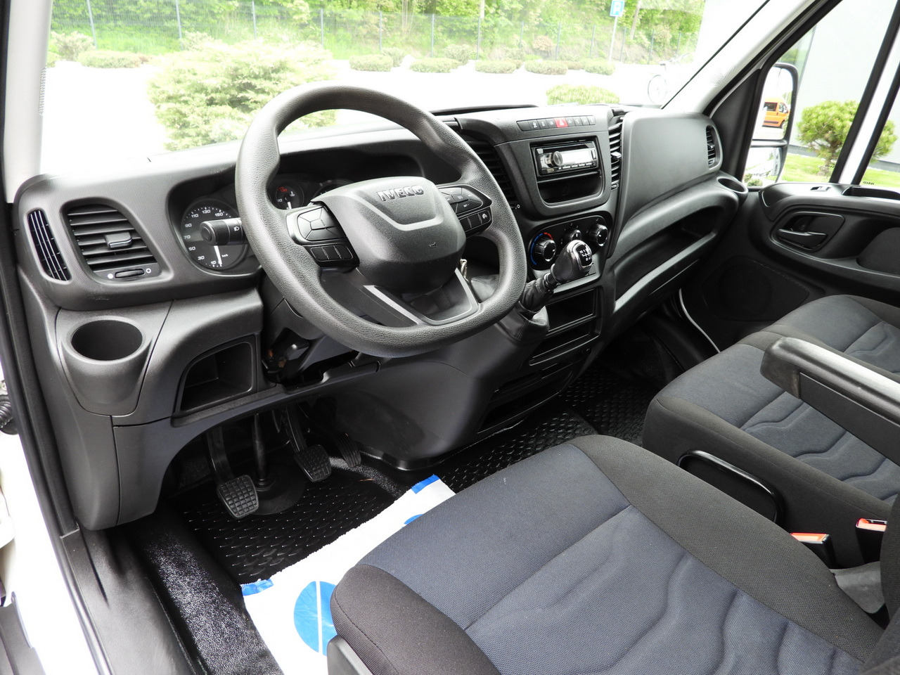 IVECO DAILY 35C14 TIPPER CRUISE CONTROL TWIN WHEELS 140HP - Kipper bestelwagen: afbeelding 2 IVECO DAILY 35C14 TIPPER CRUISE CONTROL TWIN WHEELS 140HP - Kipper bestelwagen: afbeelding 2