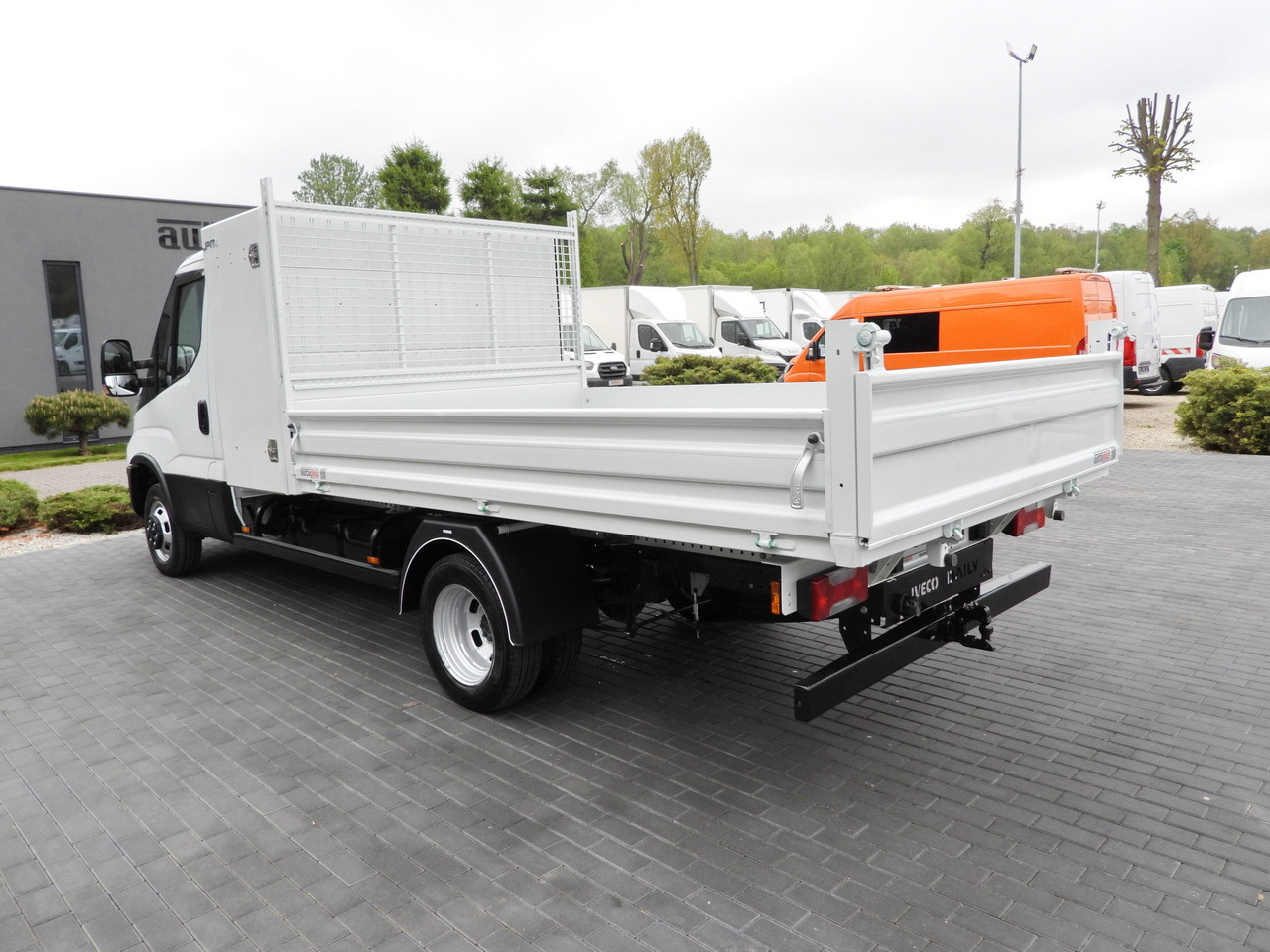 Kipper bestelwagen IVECO DAILY 35C14 TIPPER CRUISE CONTROL TWIN WHEELS 140HP: afbeelding 9 Kipper bestelwagen IVECO DAILY 35C14 TIPPER CRUISE CONTROL TWIN WHEELS 140HP: afbeelding 9