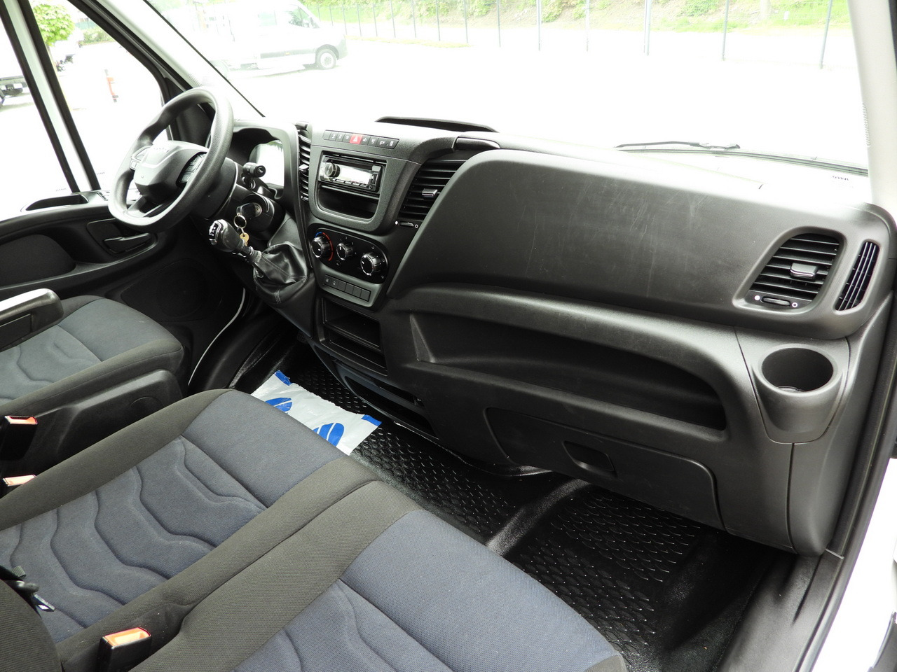 Kipper bestelwagen IVECO DAILY 35C14 TIPPER CRUISE CONTROL TWIN WHEELS 140HP: afbeelding 40 Kipper bestelwagen IVECO DAILY 35C14 TIPPER CRUISE CONTROL TWIN WHEELS 140HP: afbeelding 40