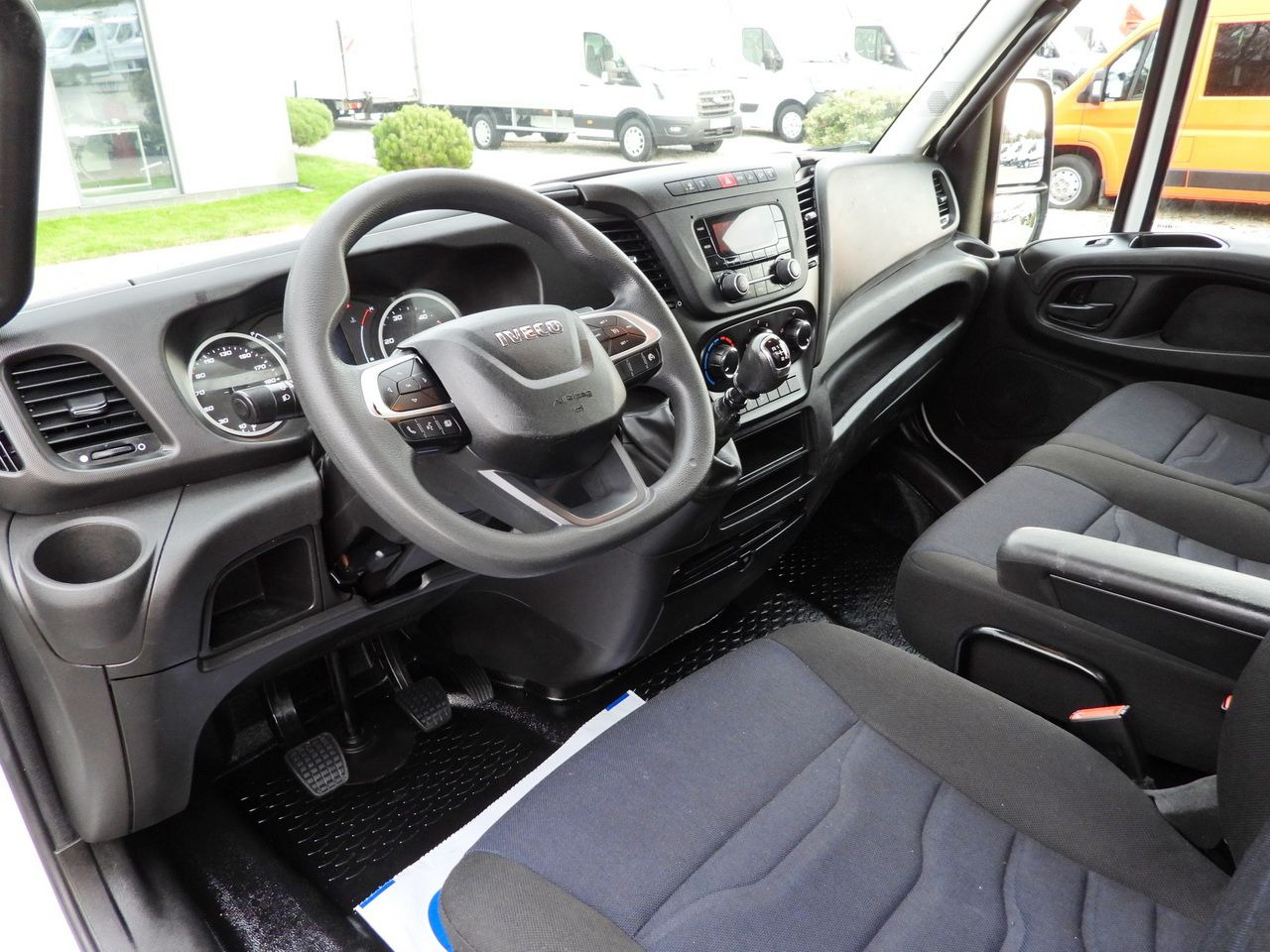 IVECO DAILY 35C14 TIPPER CRUISE CONTROL TWIN WHEELS AIR CONDITIONING 140HP - Kipper bestelwagen: afbeelding 2 IVECO DAILY 35C14 TIPPER CRUISE CONTROL TWIN WHEELS AIR CONDITIONING 140HP - Kipper bestelwagen: afbeelding 2