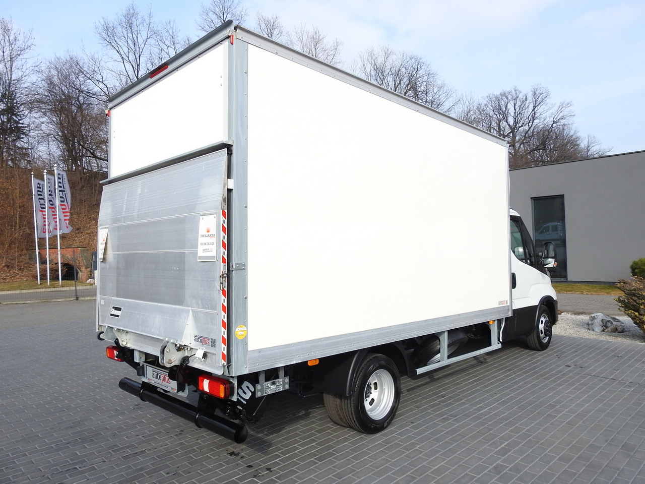 Bestelwagen gesloten laadbak IVECO DAILY 35C16 BOX LIFT 8 PALLETS CRUISE CONTROL TWIN WHEELS AIR CONDITIONING 160HP: afbeelding 13 Bestelwagen gesloten laadbak IVECO DAILY 35C16 BOX LIFT 8 PALLETS CRUISE CONTROL TWIN WHEELS AIR CONDITIONING 160HP: afbeelding 13