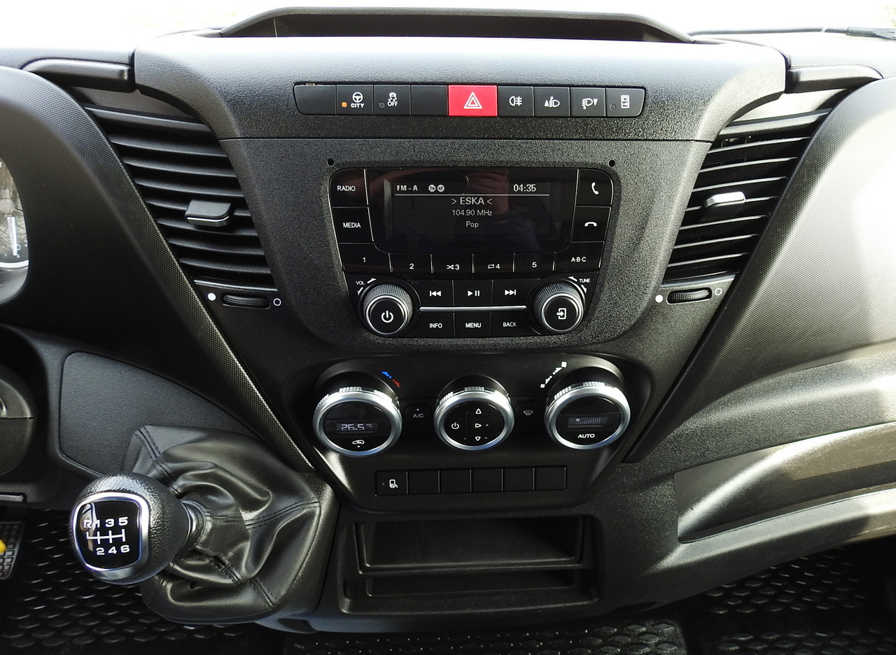 Bestelwagen gesloten laadbak IVECO DAILY 35C16 BOX LIFT 8 PALLETS CRUISE CONTROL TWIN WHEELS AIR CONDITIONING 160HP: afbeelding 34 Bestelwagen gesloten laadbak IVECO DAILY 35C16 BOX LIFT 8 PALLETS CRUISE CONTROL TWIN WHEELS AIR CONDITIONING 160HP: afbeelding 34