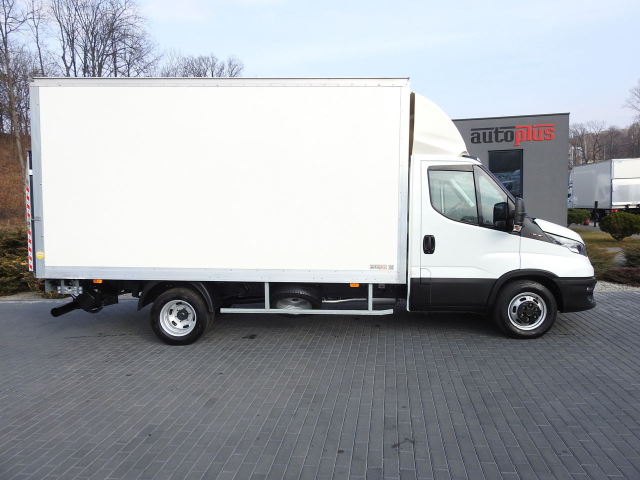 Bestelwagen gesloten laadbak IVECO DAILY 35C16 BOX LIFT 8 PALLETS CRUISE CONTROL TWIN WHEELS AIR CONDITIONING 160HP: afbeelding 7 Bestelwagen gesloten laadbak IVECO DAILY 35C16 BOX LIFT 8 PALLETS CRUISE CONTROL TWIN WHEELS AIR CONDITIONING 160HP: afbeelding 7