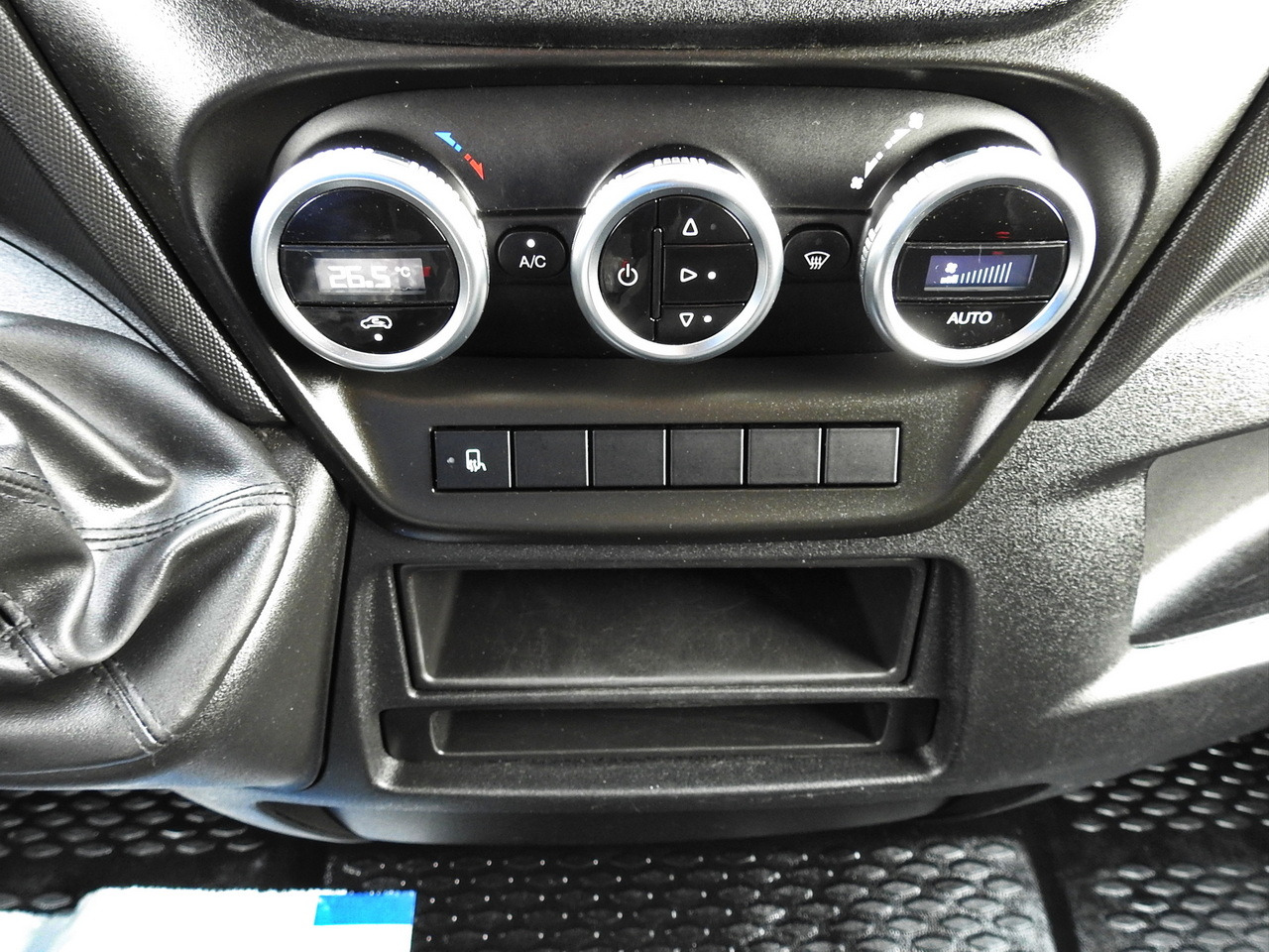 Bestelwagen gesloten laadbak IVECO DAILY 35C16 BOX LIFT 8 PALLETS CRUISE CONTROL TWIN WHEELS AIR CONDITIONING 160HP: afbeelding 35 Bestelwagen gesloten laadbak IVECO DAILY 35C16 BOX LIFT 8 PALLETS CRUISE CONTROL TWIN WHEELS AIR CONDITIONING 160HP: afbeelding 35