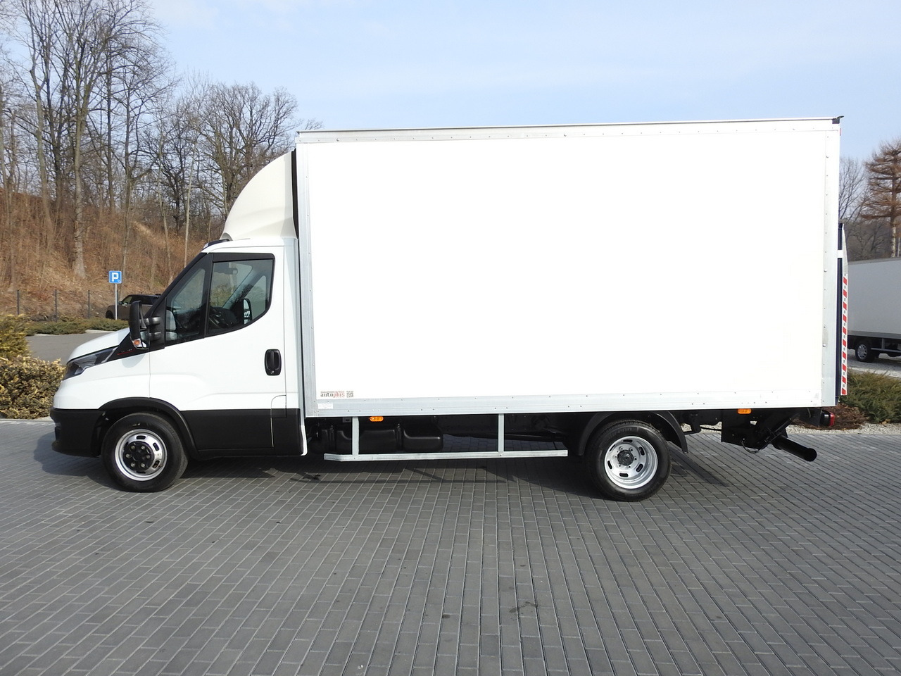 Bestelwagen gesloten laadbak IVECO DAILY 35C16 BOX LIFT 8 PALLETS CRUISE CONTROL TWIN WHEELS AIR CONDITIONING 160HP: afbeelding 8 Bestelwagen gesloten laadbak IVECO DAILY 35C16 BOX LIFT 8 PALLETS CRUISE CONTROL TWIN WHEELS AIR CONDITIONING 160HP: afbeelding 8