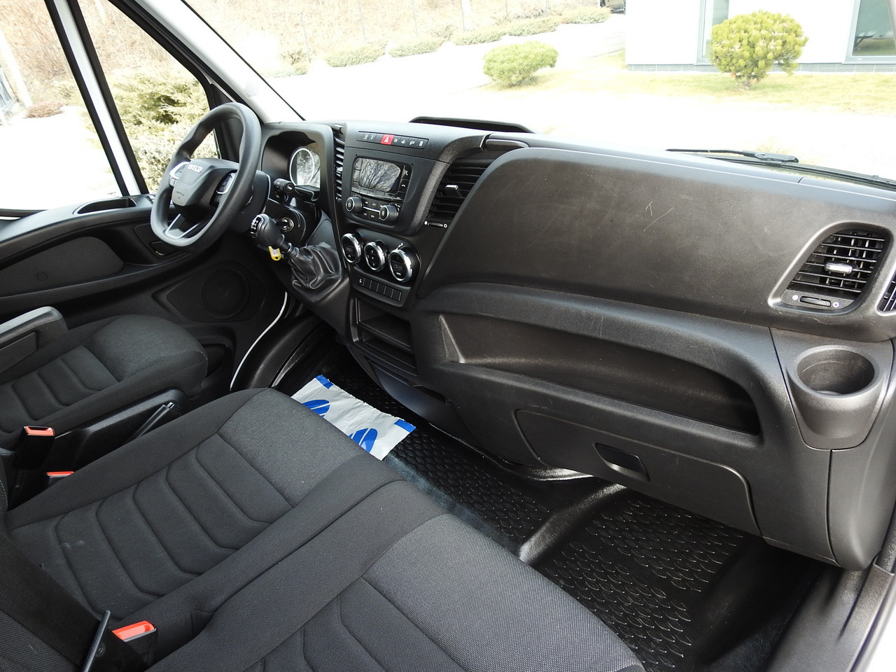 Bestelwagen gesloten laadbak IVECO DAILY 35C16 BOX LIFT 8 PALLETS CRUISE CONTROL TWIN WHEELS AIR CONDITIONING 160HP: afbeelding 38 Bestelwagen gesloten laadbak IVECO DAILY 35C16 BOX LIFT 8 PALLETS CRUISE CONTROL TWIN WHEELS AIR CONDITIONING 160HP: afbeelding 38