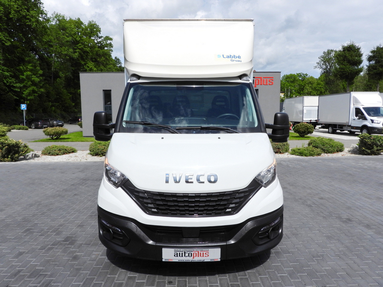 IVECO DAILY 35C16 BOX LIFT 8 PALLETS CRUISE CONTROL TWIN WHEELS AIR CONDITIONING 160HP - Bestelwagen gesloten laadbak: afbeelding 5 IVECO DAILY 35C16 BOX LIFT 8 PALLETS CRUISE CONTROL TWIN WHEELS AIR CONDITIONING 160HP - Bestelwagen gesloten laadbak: afbeelding 5