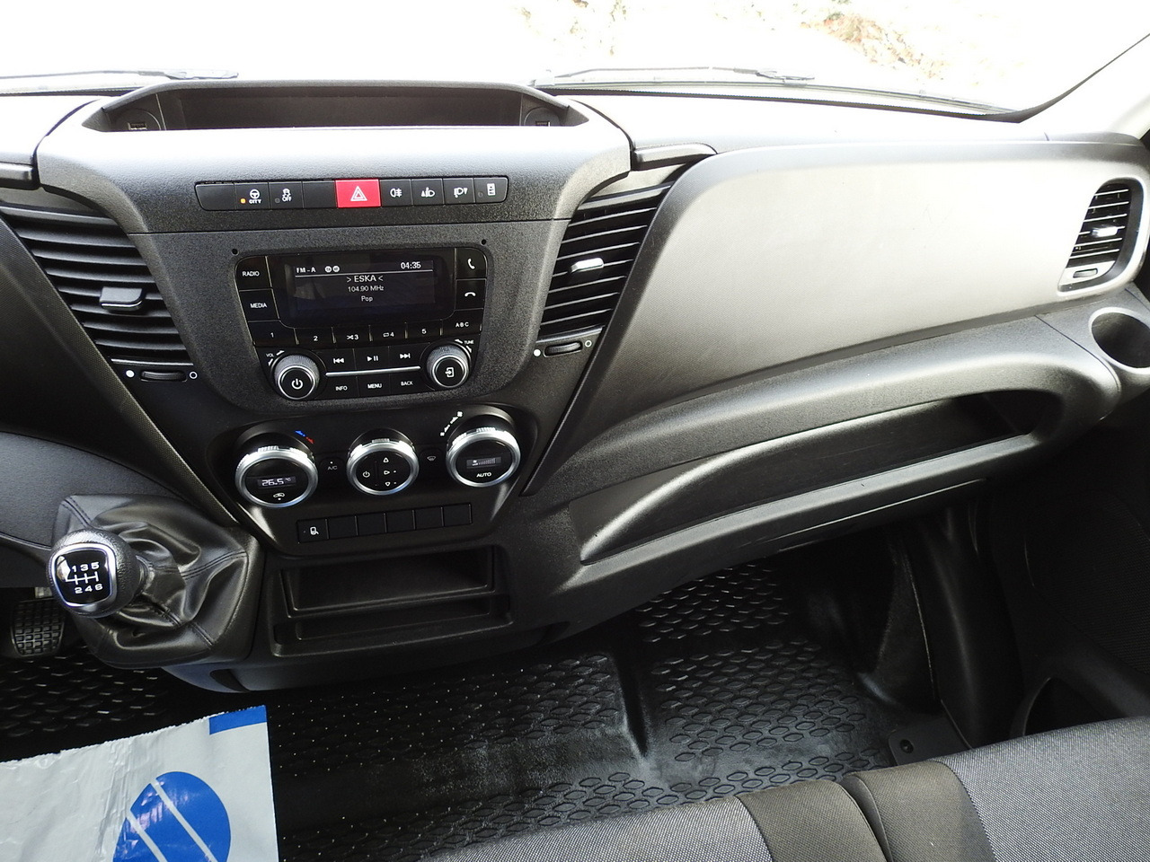 Bestelwagen gesloten laadbak IVECO DAILY 35C16 BOX LIFT 8 PALLETS CRUISE CONTROL TWIN WHEELS AIR CONDITIONING 160HP: afbeelding 33 Bestelwagen gesloten laadbak IVECO DAILY 35C16 BOX LIFT 8 PALLETS CRUISE CONTROL TWIN WHEELS AIR CONDITIONING 160HP: afbeelding 33